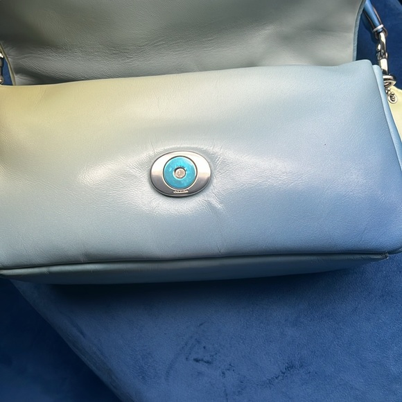 Coach Pillow Tabby Ombre 26 - Picture 5 of 11